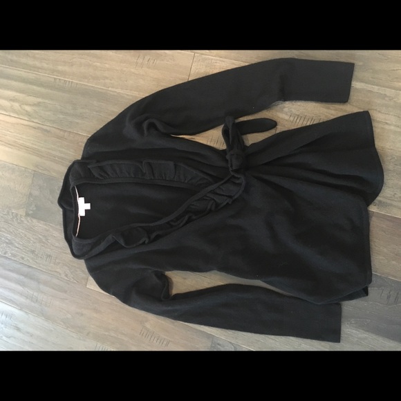 Lilly Pulitzer Sweaters - Women’s black cashmere wrap cardigan